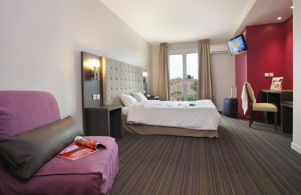 Hotel The Originals Perpignan Sud Le Grillon D'Or Le Boulou Dış mekan fotoğraf