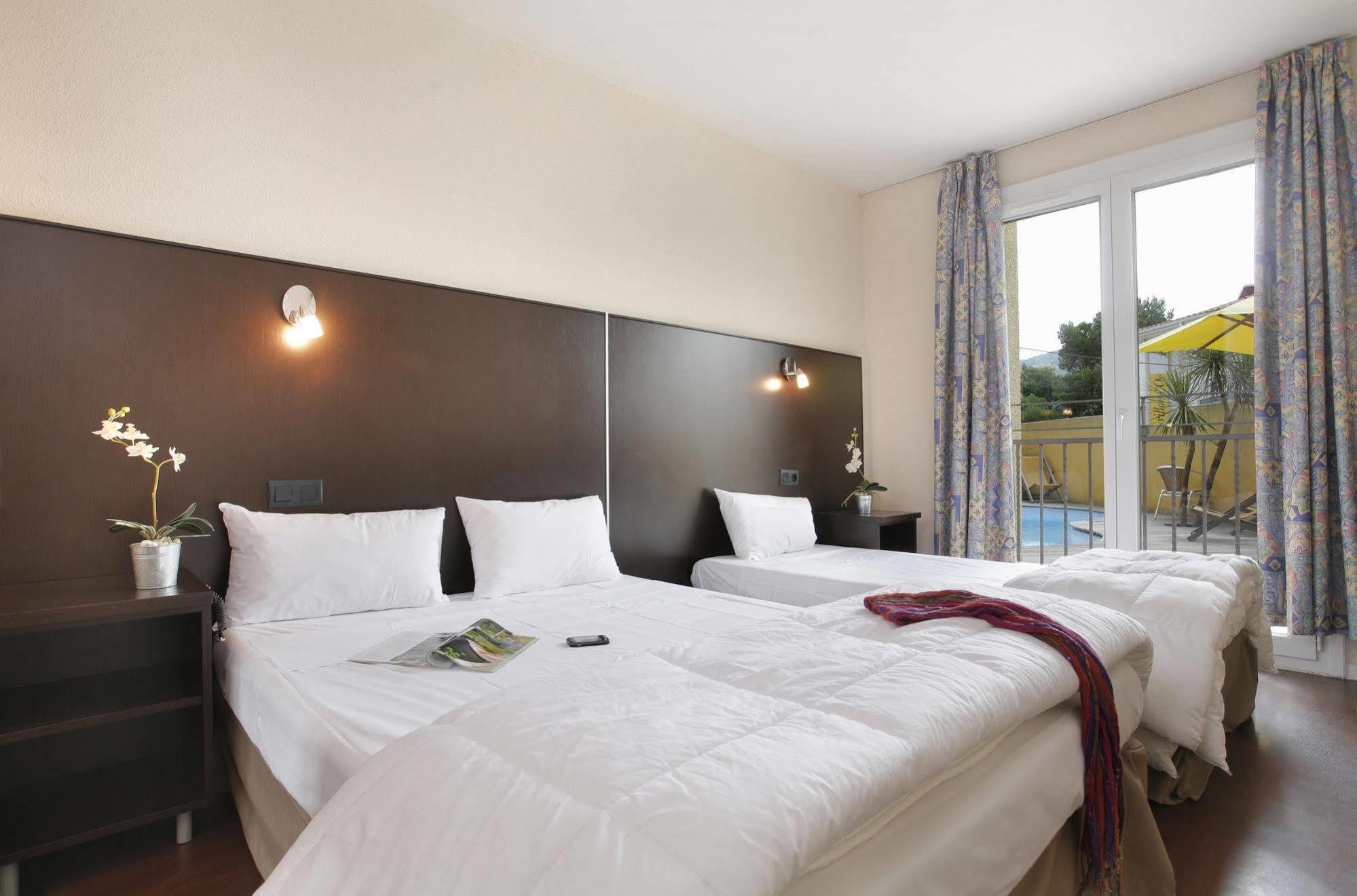 Hotel The Originals Perpignan Sud Le Grillon D'Or Le Boulou Dış mekan fotoğraf