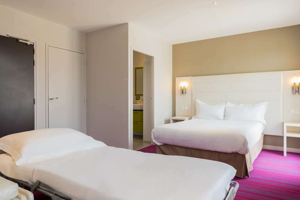 Hotel The Originals Perpignan Sud Le Grillon D'Or Le Boulou Oda fotoğraf